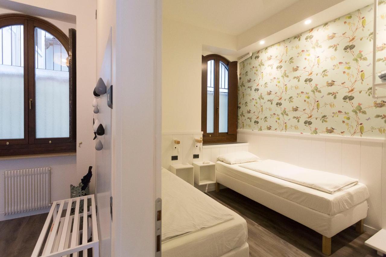 Casa Piazza Erbe 70 Mq Appartement Riva del Garda Buitenkant foto